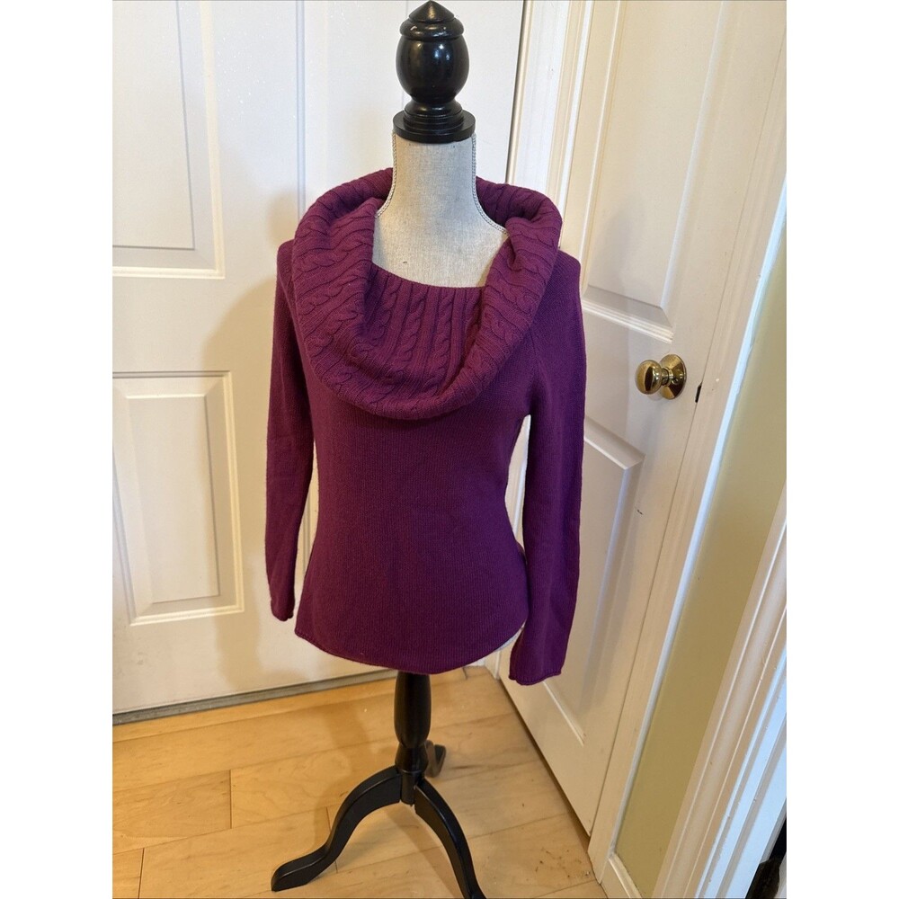 MAGENTA COWLNECK Unbranded Women’s Longsleeved Sweater Size M